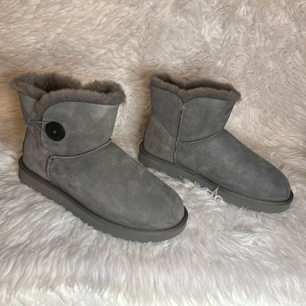 UGG Mini Bailey Button II, Grey, Size 11